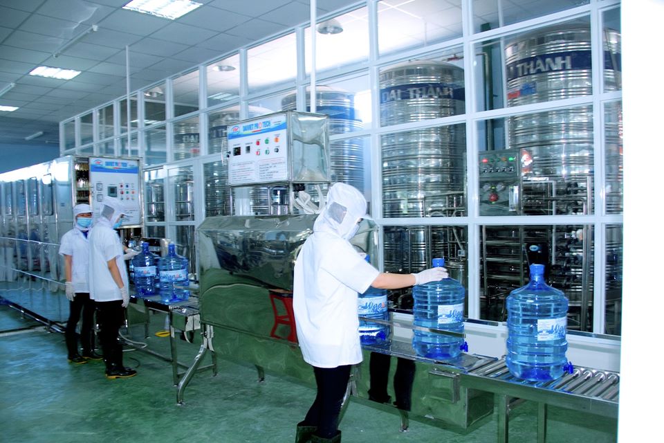 Chuyển nhượng công ty sản xuất nước uống đóng chai và đá viên sạch